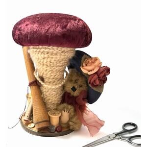 VINTAGE HANDMADE Pin Cushion With Teddy Bear Sewing Stand Spool Holder 3406-63